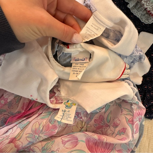 Vintage Lot Of 8 Baby Girl Dresses Embroidered, Lace, Gingham, Frilly- Mix Size - Picture 10 of 13